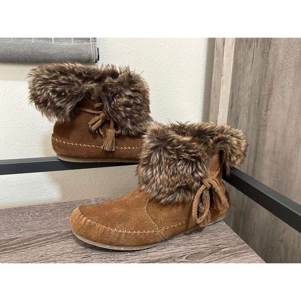 Minnetonka Womens Brown Suede Faux Fur Moccasin Ankle Boots Size 7 84693